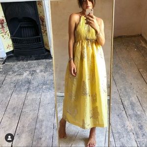 Bloggers favorite Zara stretchy dress